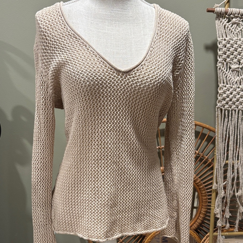 Eddie Bauer Women's Beige V-Neck Sweater - Picture 2 of 7